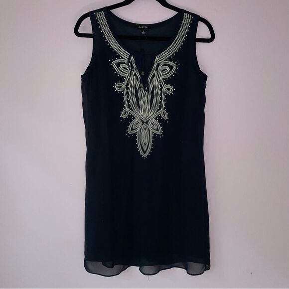 A Byer Mini Shift Dress S Navy Boho Embroidered Chiffon Split Neck - Picture 1 of 10